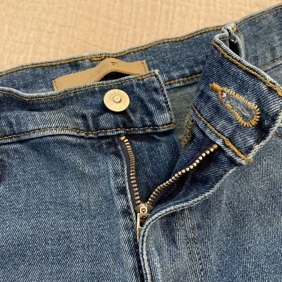 Joe’s jeans denim blue shorts. Size 30 - Picture 9 of 11